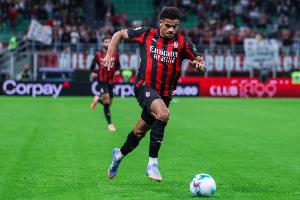 强强对话分出胜负！里昂后卫阿特卡梅加盟，力挽狂澜与米兰替补对抗