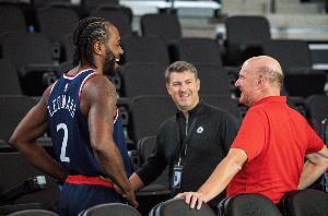 狂飙！伦纳德惊人合同曝光，NBA调查早已知情！