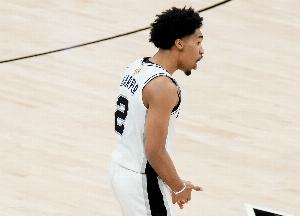 哈珀：不打首发也无所谓，能进入NBA已很了不起，首发出场或替补登场都不影响我的比赛心态