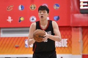 杨瀚森洛杉矶特训正进行！教练：我们防守模仿文班风格
