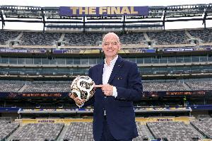 图片报道揭露凡蒂诺讨好权贵：FIFA为其承担房租及子女学费