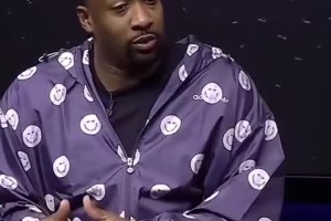 阿里纳斯：詹姆斯是唯一不刷数据的超巨，不然他早场均40分了