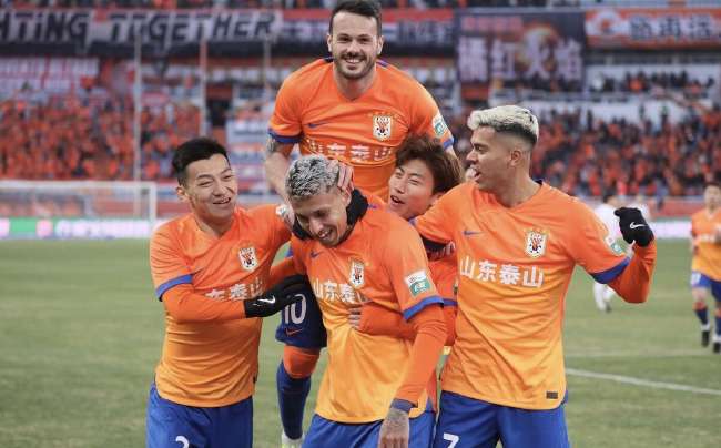 重庆铜梁龙对青岛西海岸