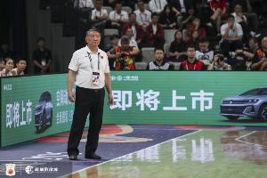 宫鲁鸣强调热身赛价值：强敌对决助力女篮成长