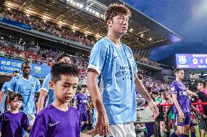 判罚引风波？深圳新鹏城客场败北，北京国安4-0大胜引发热议