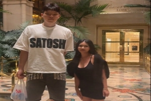美女博主分享与杨瀚森的合照：在他旁边我就像个小土豆