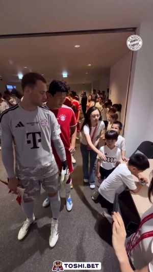 战报：拜仁2-1阿斯顿维拉，诺伊尔小球童电话手表事件